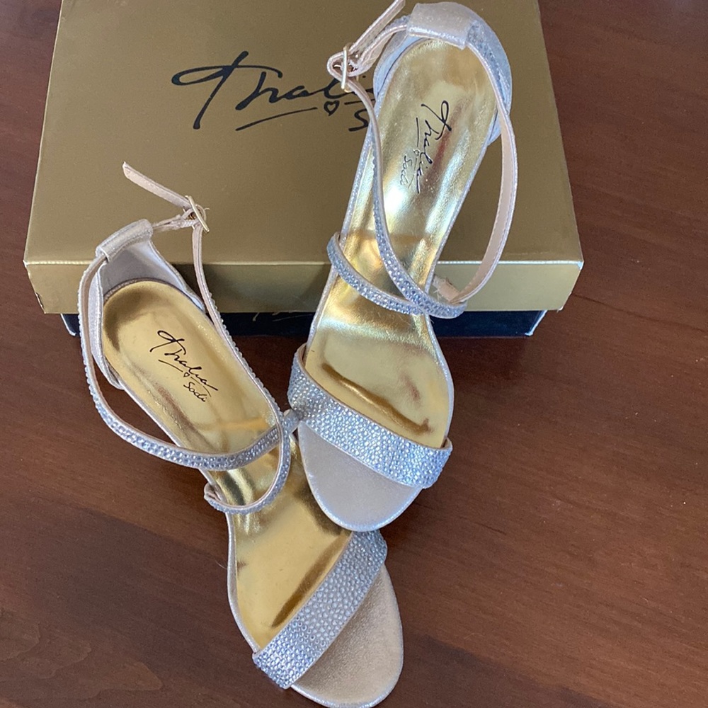 Thalia Sodi gold sparkle open toe heels size 7.5 prom wedding shoes